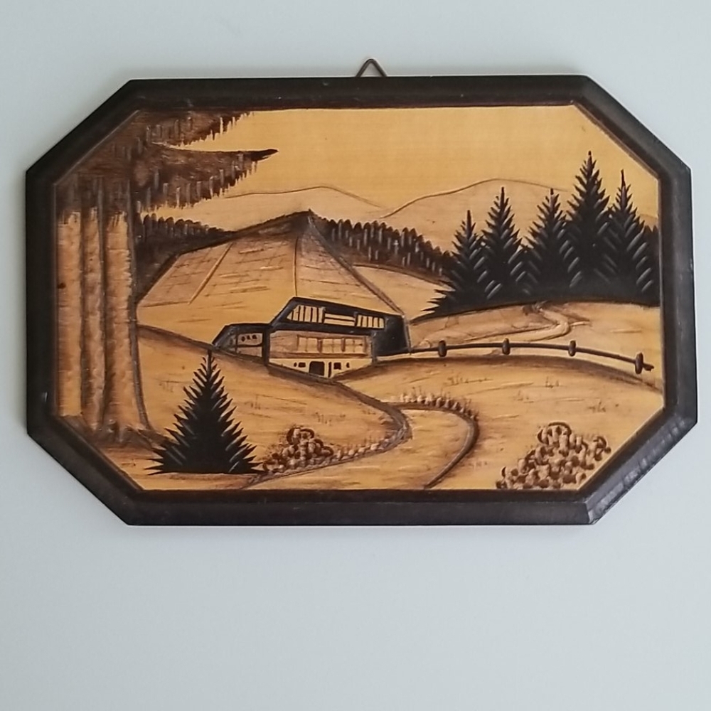 VTG Handcrafted Wood Blackforest House plaque